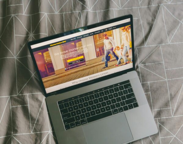 live-richer-E0XNdWkrvew-unsplash