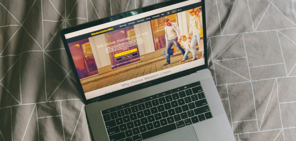 live-richer-E0XNdWkrvew-unsplash